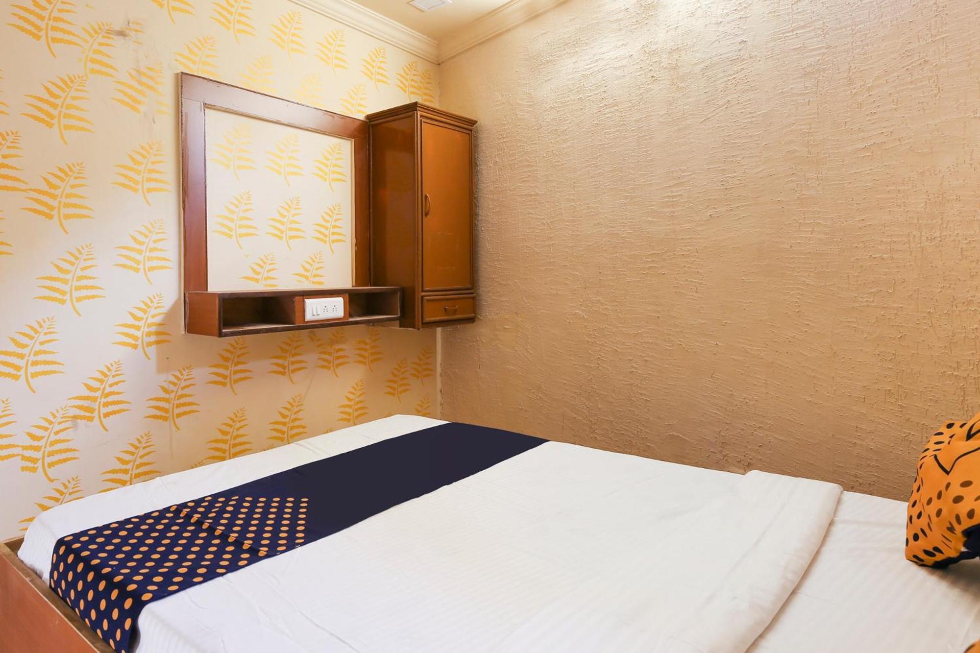 Hotel O Super Guest House Ahmedabad Exterior foto