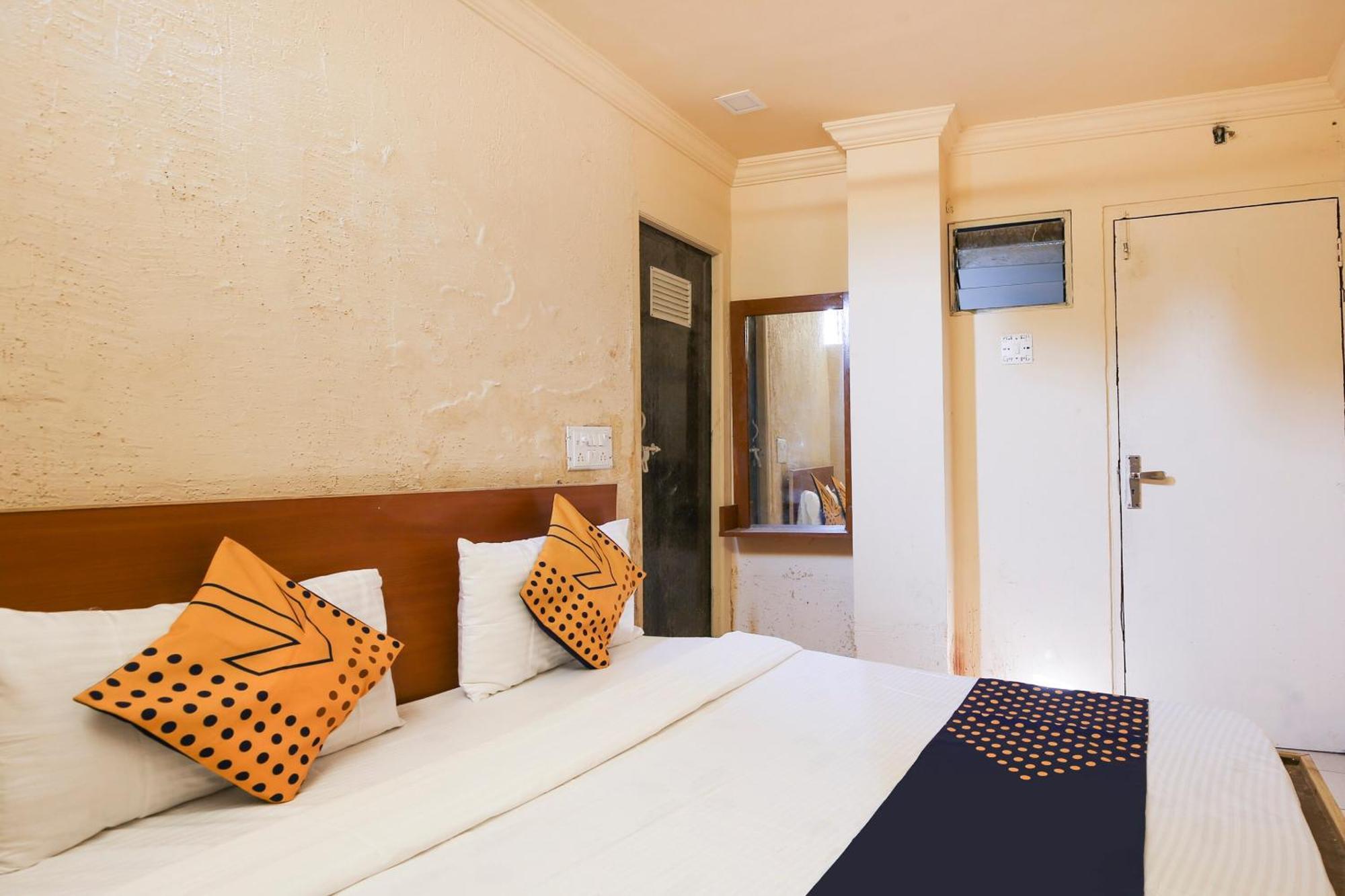 Hotel O Super Guest House Ahmedabad Exterior foto