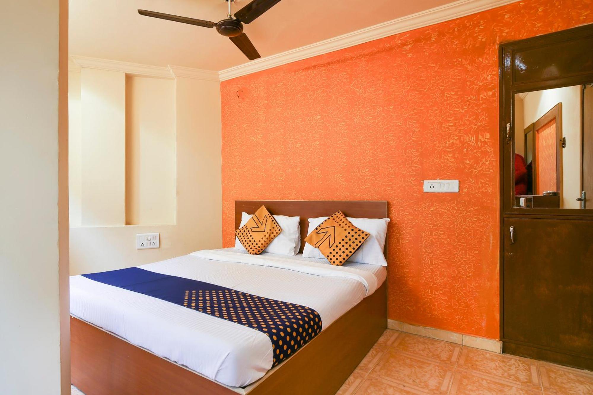 Hotel O Super Guest House Ahmedabad Exterior foto