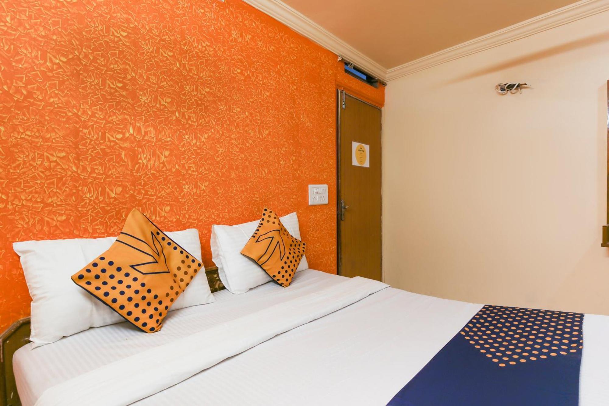 Hotel O Super Guest House Ahmedabad Exterior foto
